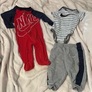 Nike Matching Footies Bundle - Red and Gray